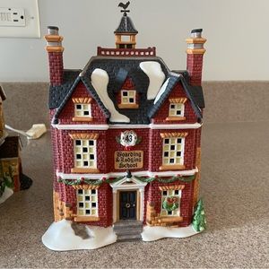 DEPARTMENT 56 Boarding & Lodging School